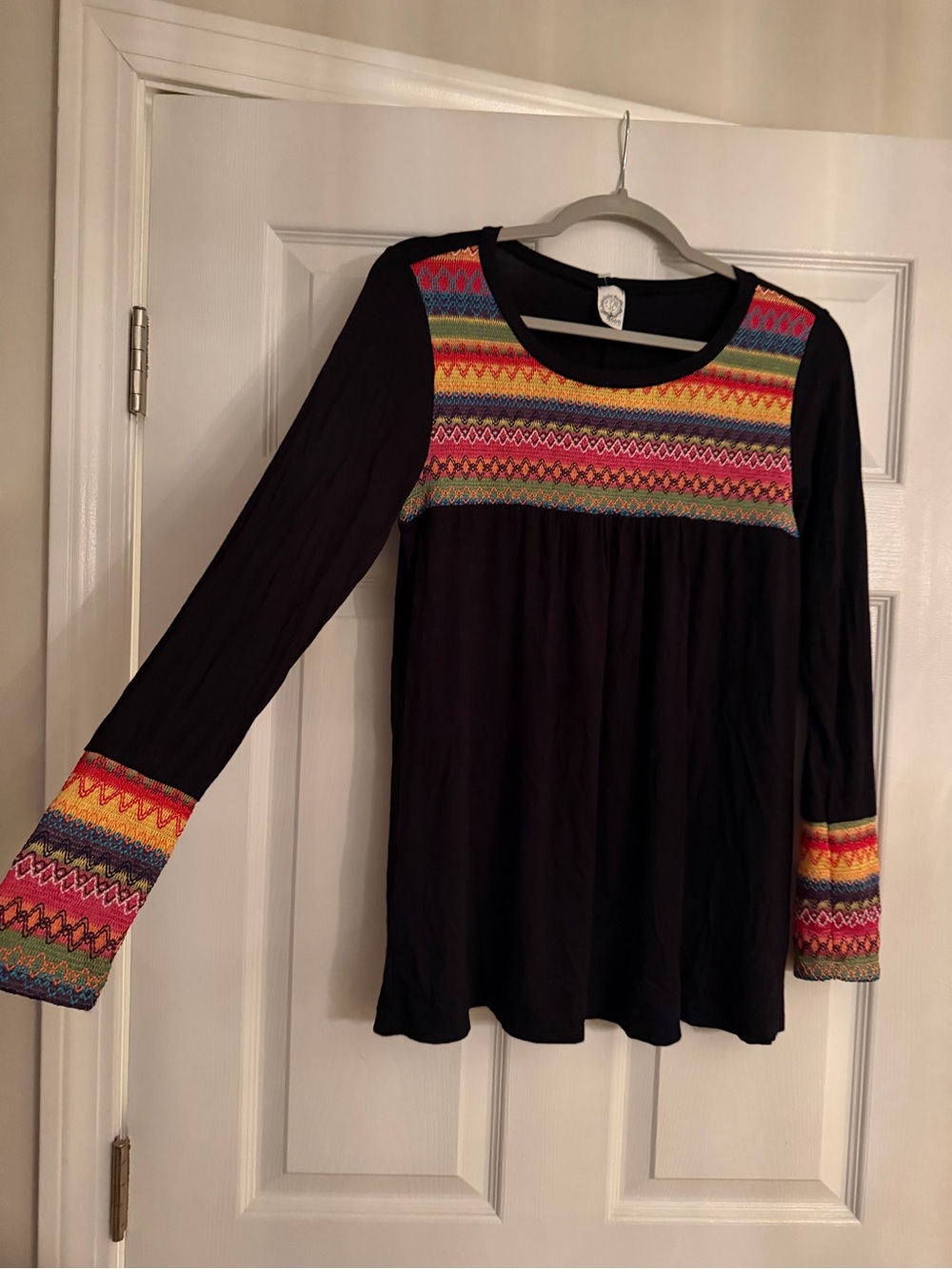 Sun & Moon BoHo Embroidered Tunic Top. Sz Small. Stretch Knit.